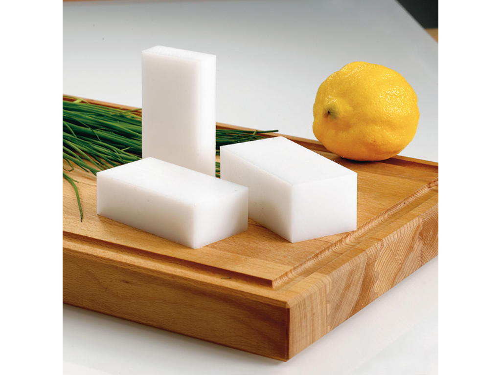 Polydklods 9,5 x 5 x 4 cm.